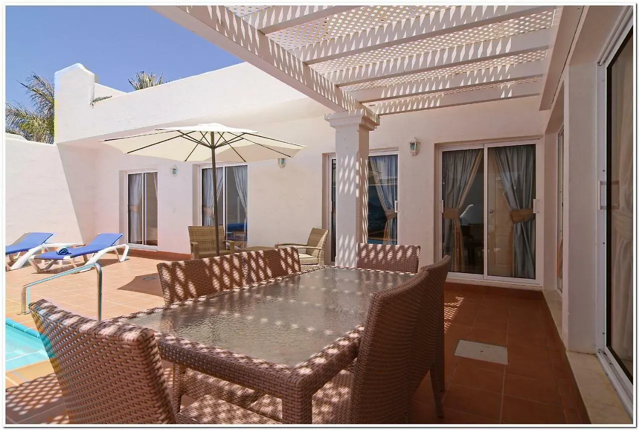 Holiday Home Caroline, Victoria And Louise Corralejo